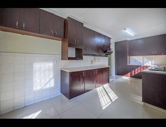4 BEDROOM HOUSE FOR SALE IN NEW GERMANY